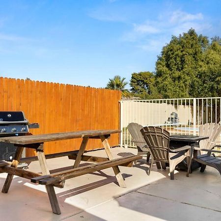 Charming Studio Overlooking The Pool. Phoenix Bagian luar foto