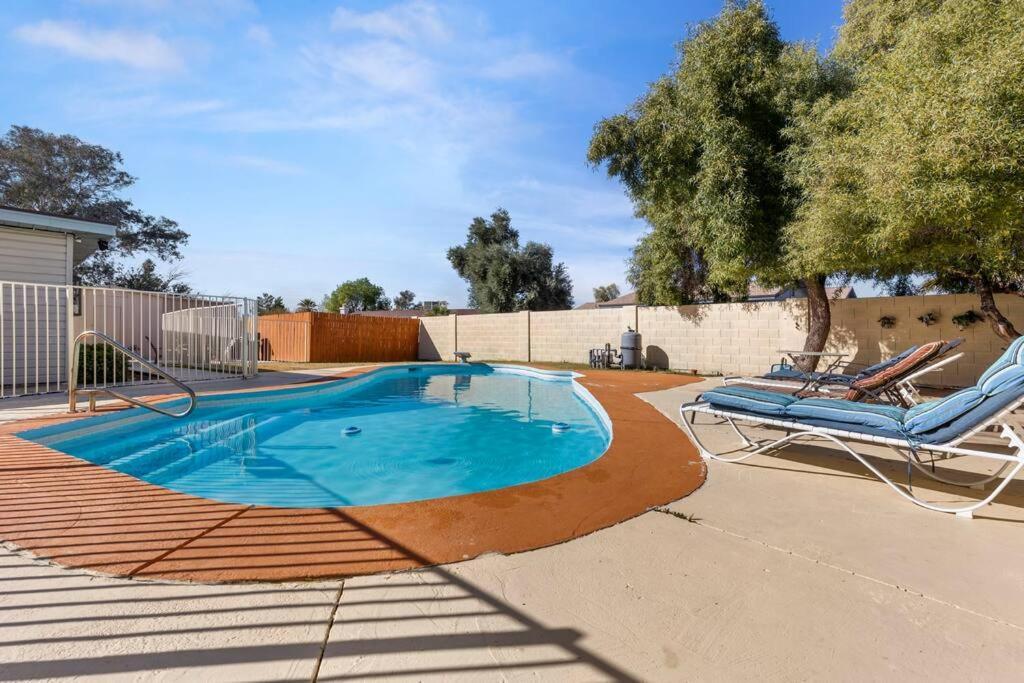 Charming Studio Overlooking The Pool. Phoenix Bagian luar foto